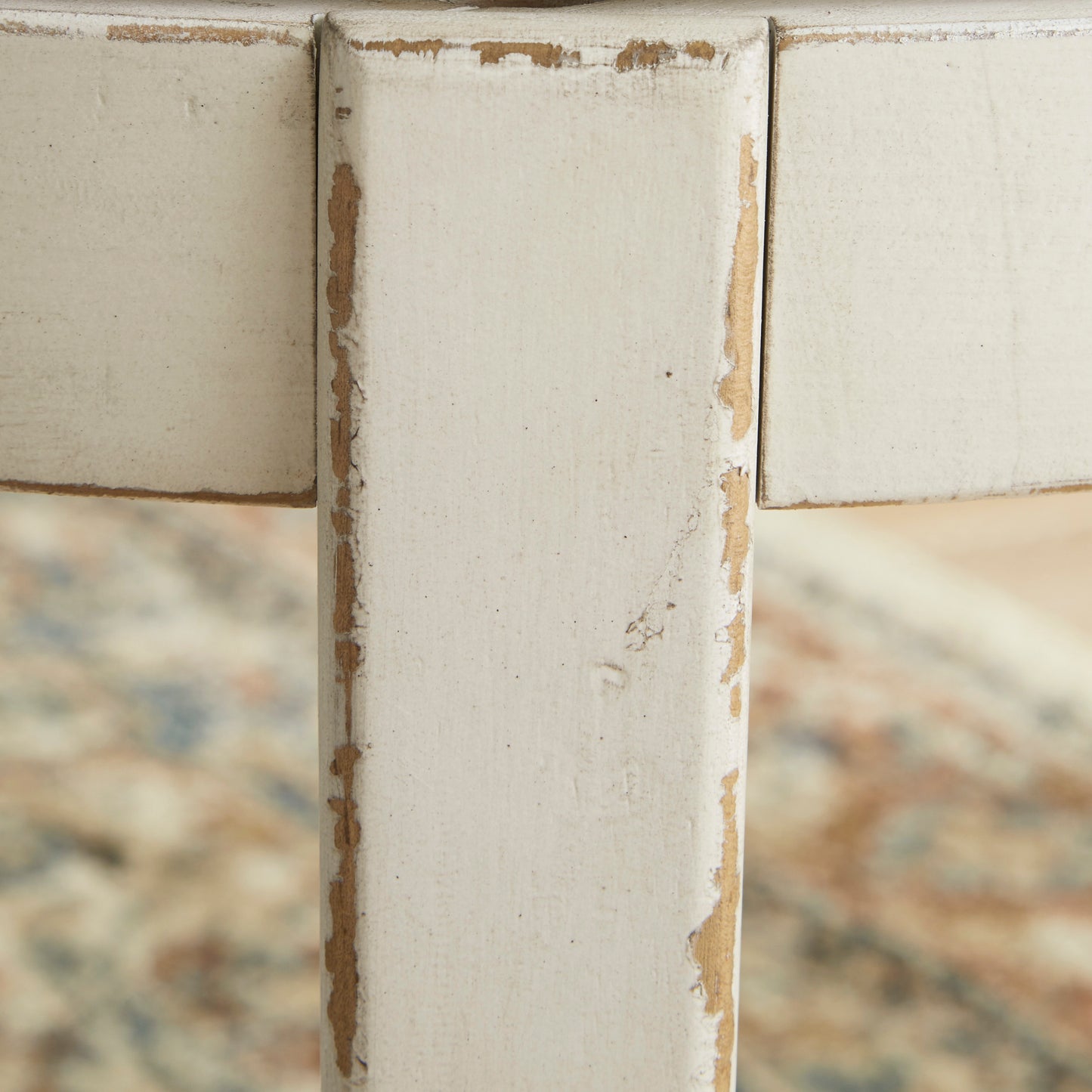 Realyn Chipped White Oval Dining Room EXT Table