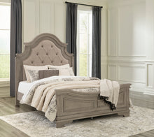 Load image into Gallery viewer, Lodenbay Queen Bed
