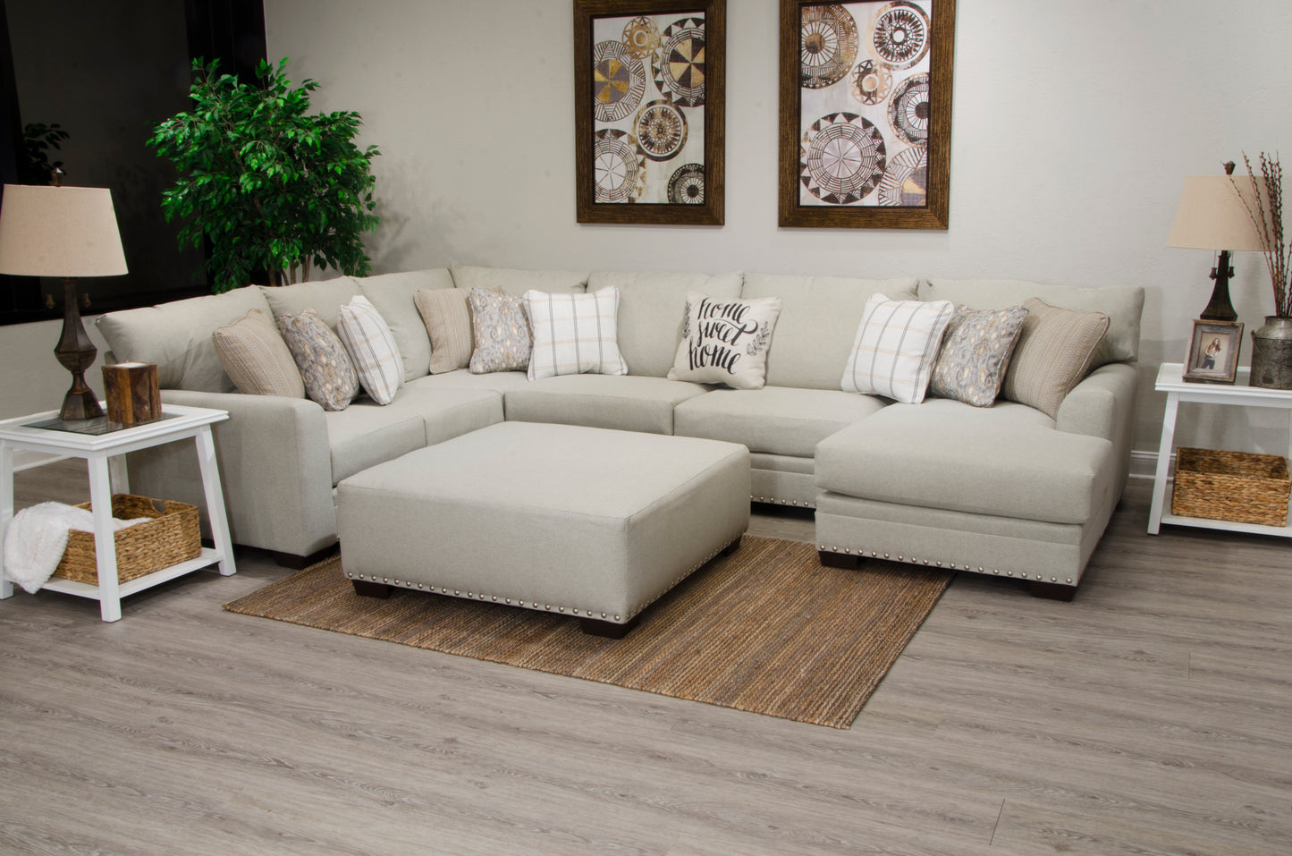 Middleton Sectional w/RAF Chaise
